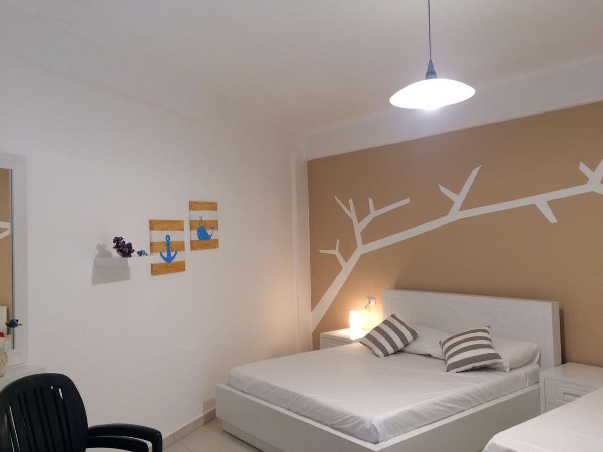 Aldi'S Guest House Vlore Exterior photo