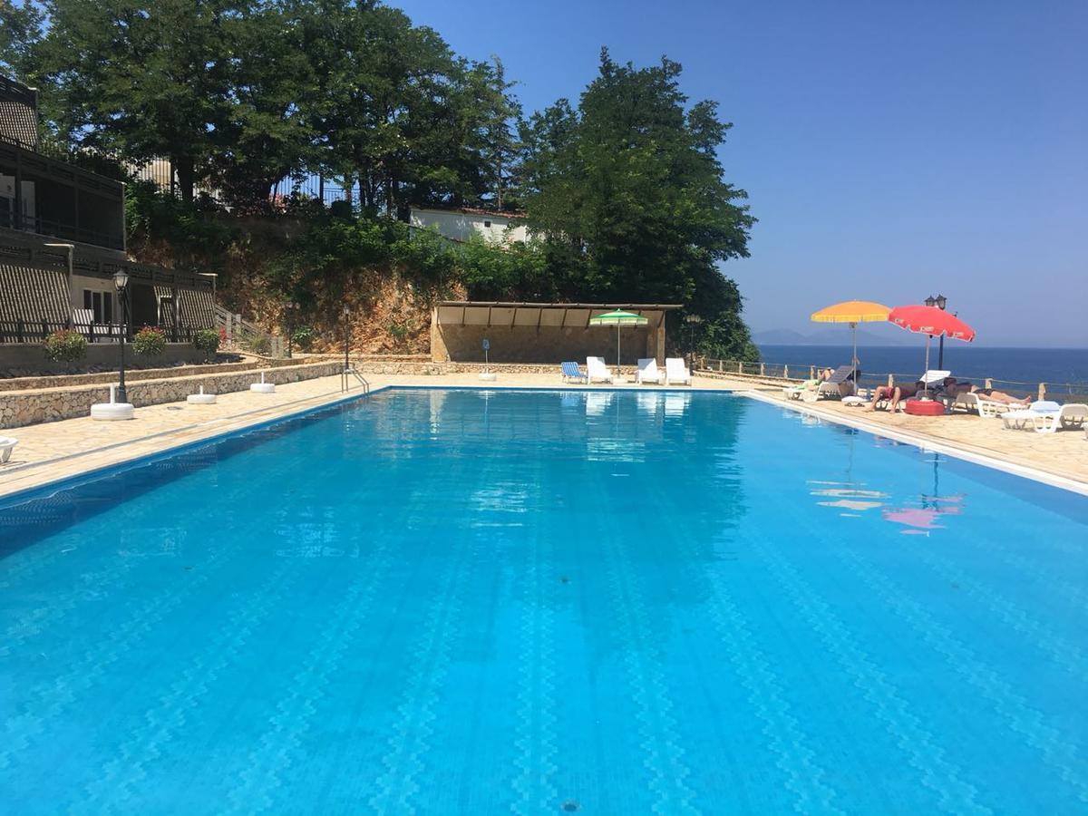 Aldi'S Guest House Vlore Exterior photo